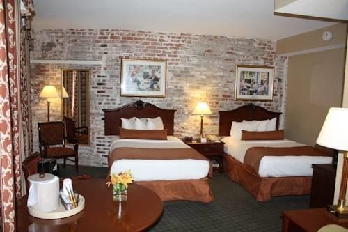 Best Western Plus St. Christopher Hotel room